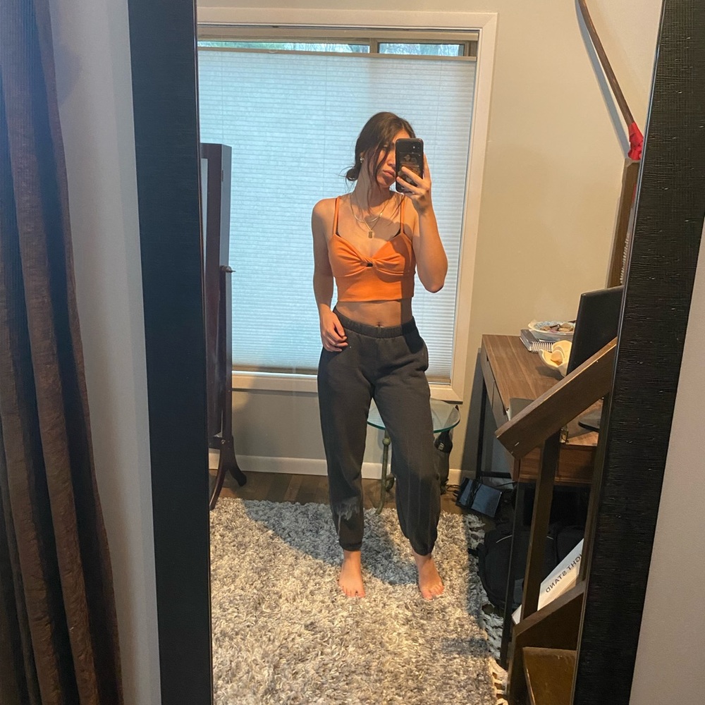 Cropped twisted top